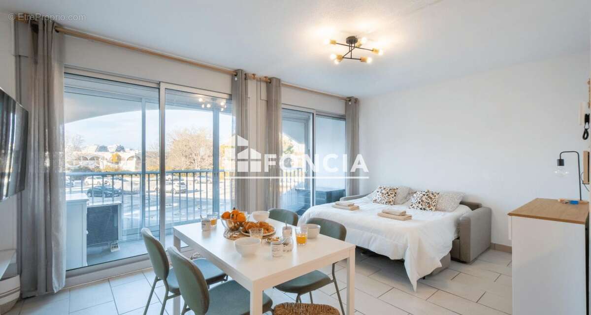 La Grande-Motte Point Zéro – Studio 32 m² rénové en front de mer avec parking privé et loggia - photo 8