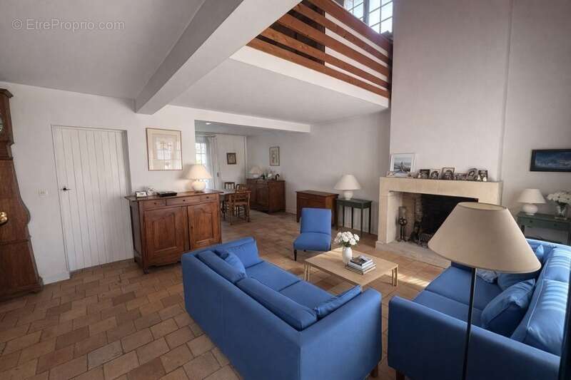 Maison à SAINT-CYR-SUR-LOIRE