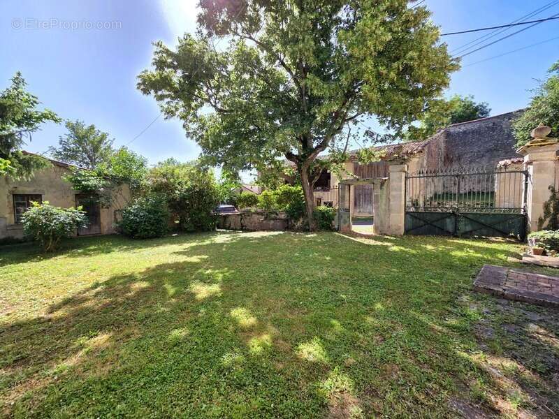EXCLUSIVITE / Propriété rare / 63160 Glaine Montaigut - photo 14
