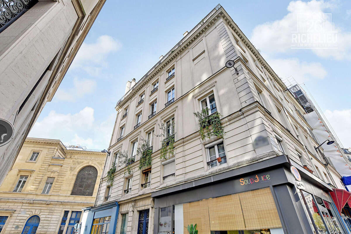 Appartement à PARIS-2E