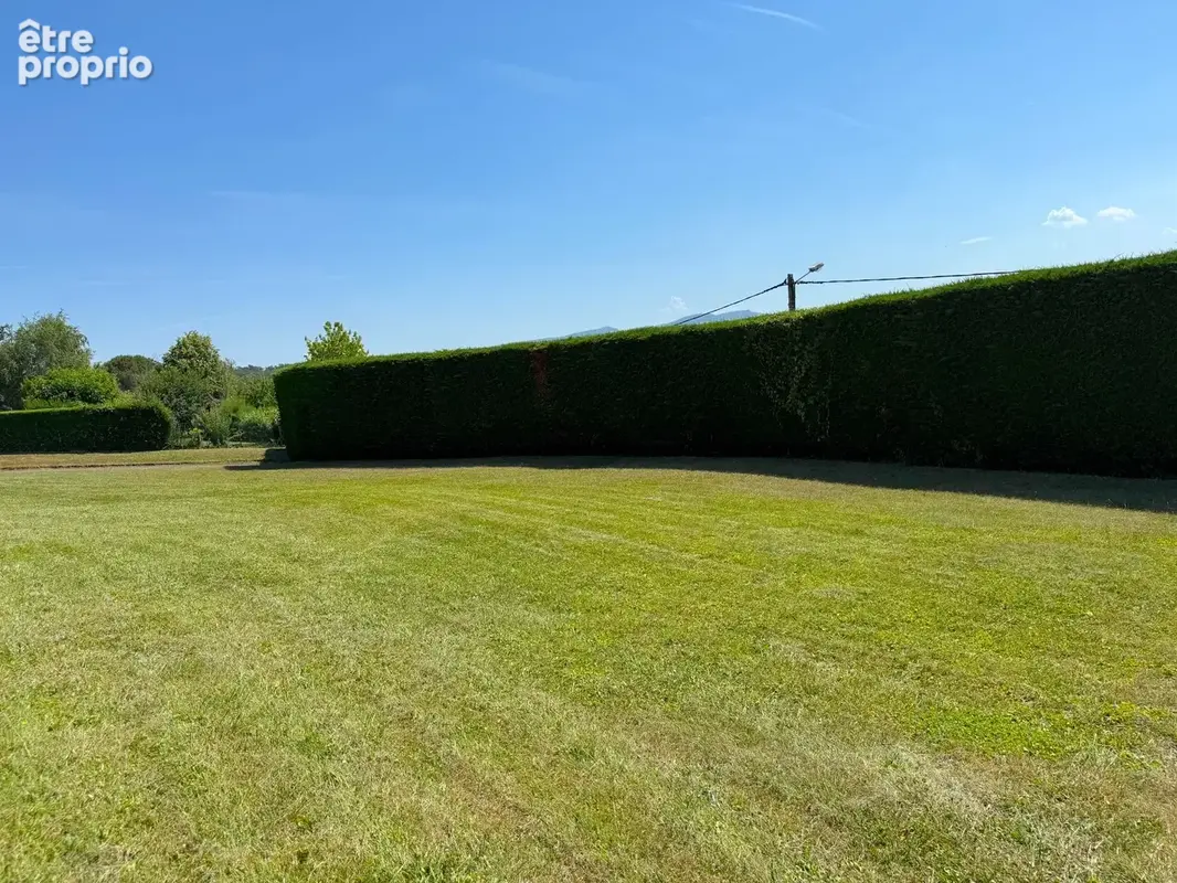Reyrieux - A vendre magnifique terrain plat de 1052 m² - photo 4