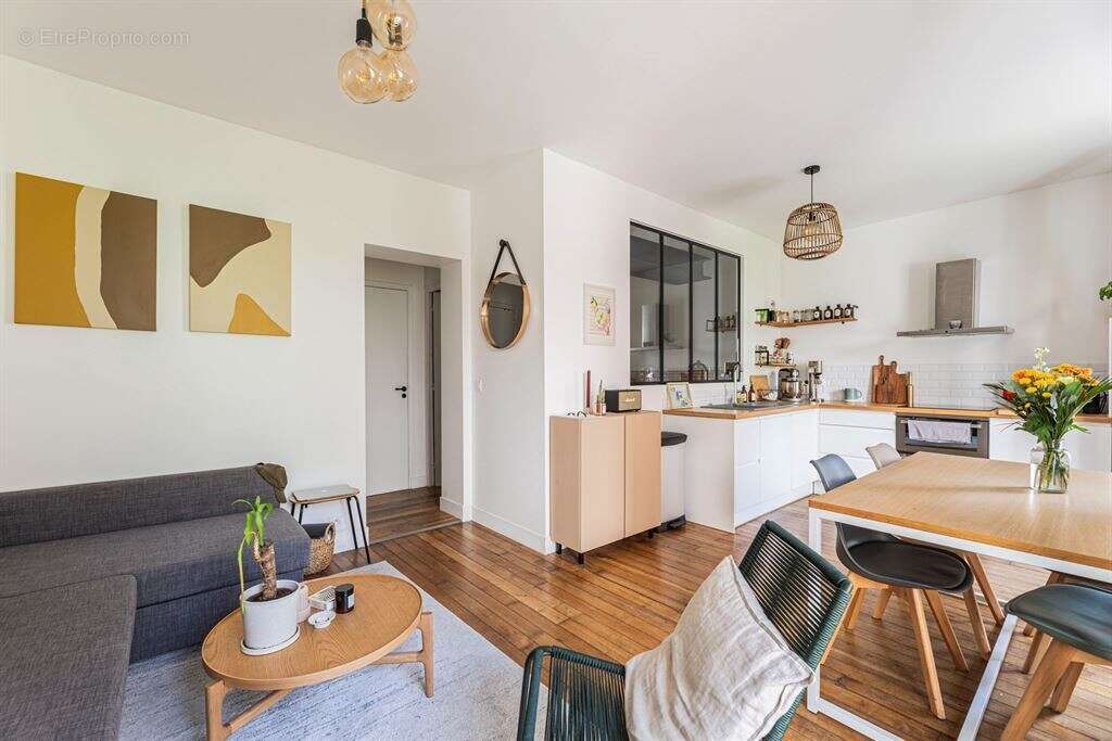 Appartement à PARIS-18E