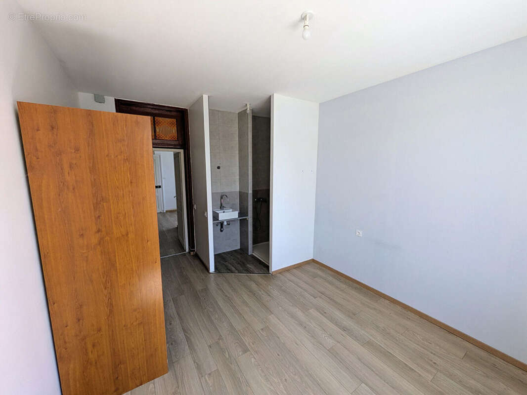 Appartement à LE COTEAU