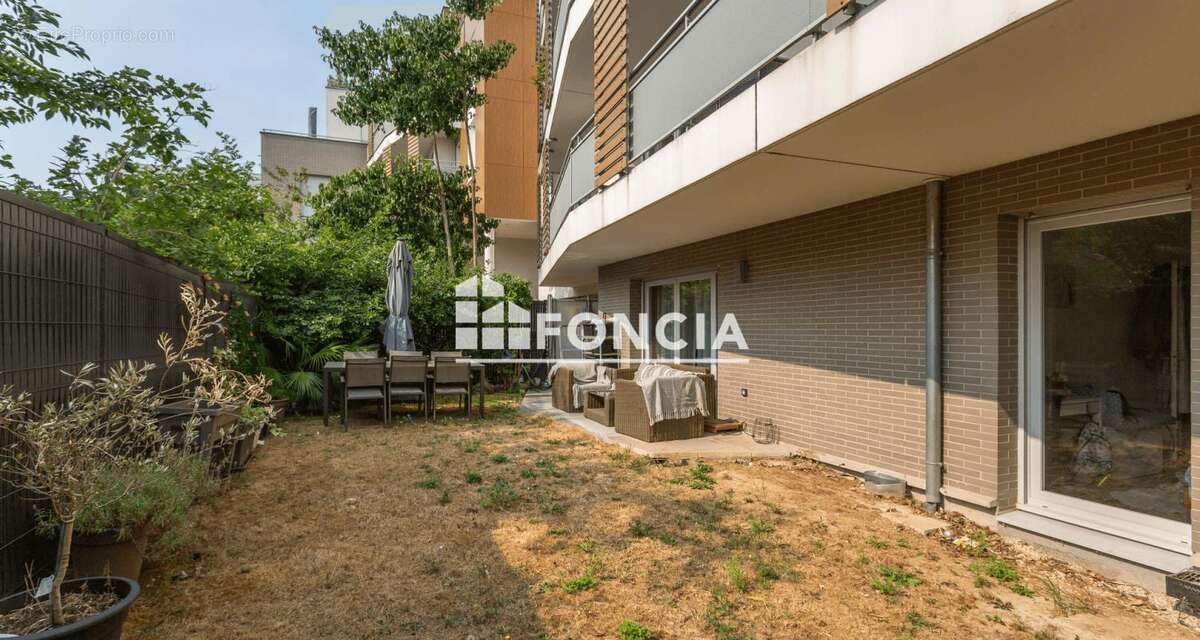 Appartement 4 pièces récent avec jardin Quartier du Lycée DESCARTES - photo 11