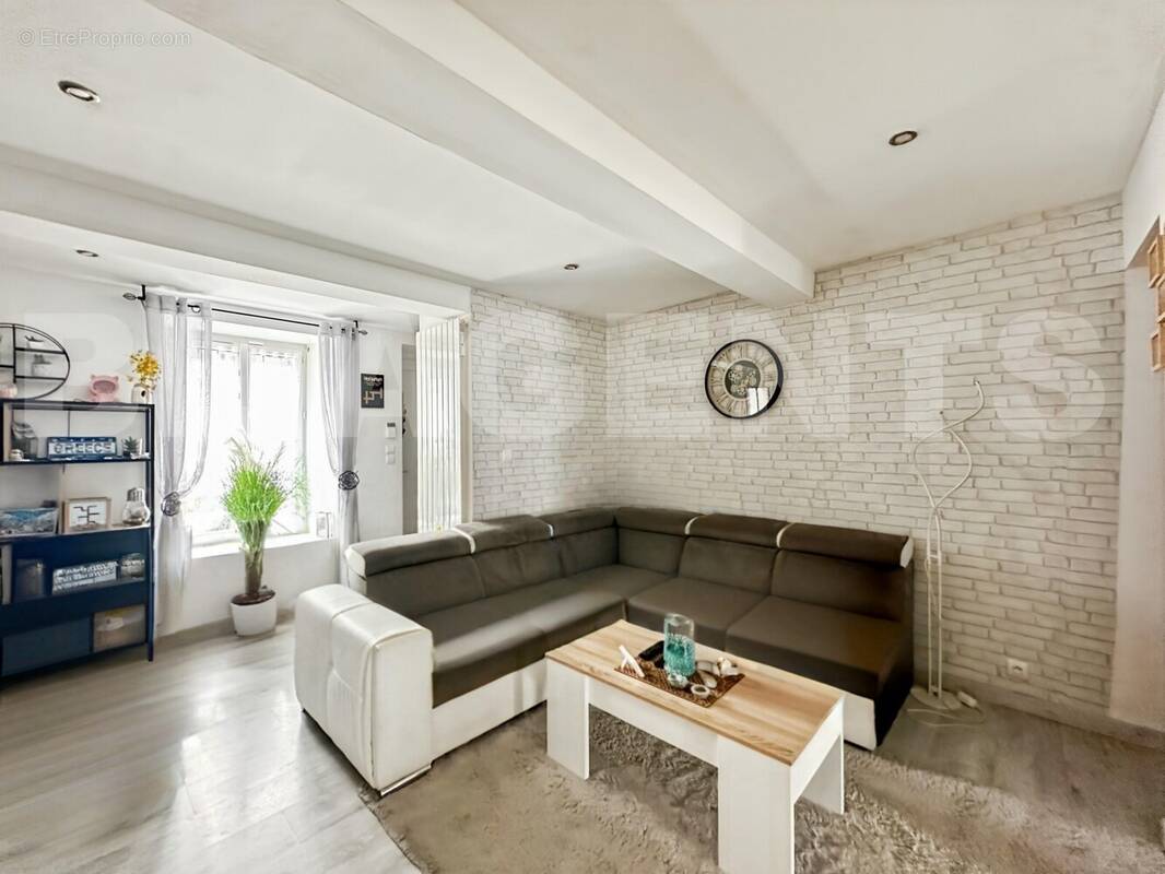 Photo_3_1_4a46 - Maison à LES MAZURES