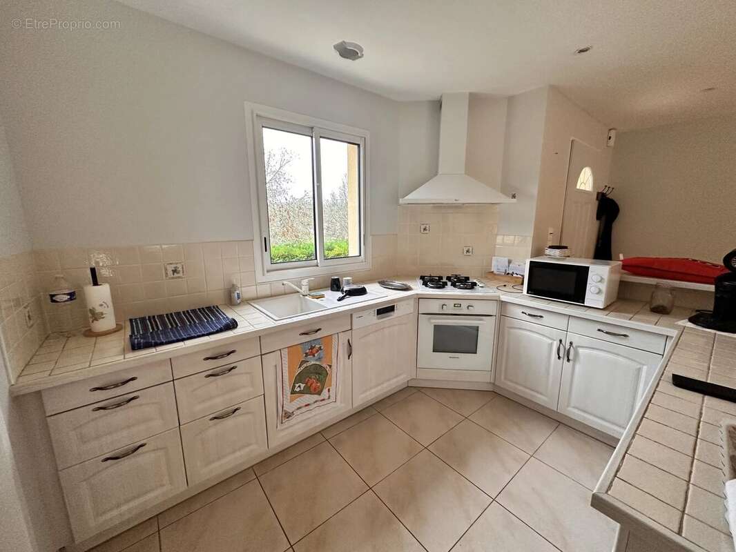 Maison à SAINT-GEORGES-DE-MONTCLARD