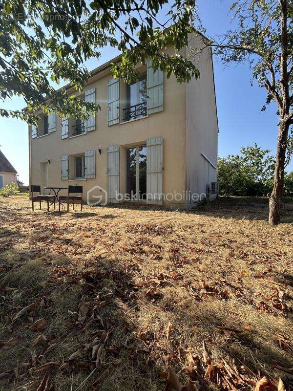 Maison familiale 3 Chambres et plus, avec beau jardin à Saint-Germain-Laxis - photo 2