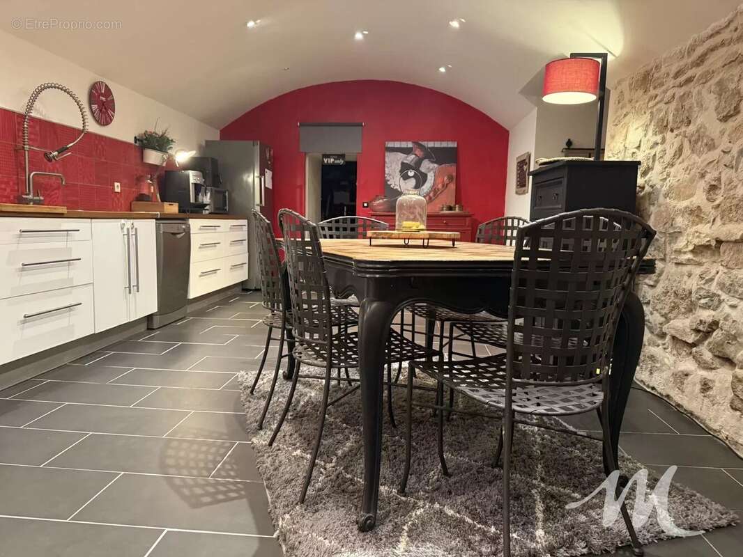 Appartement à CARCES