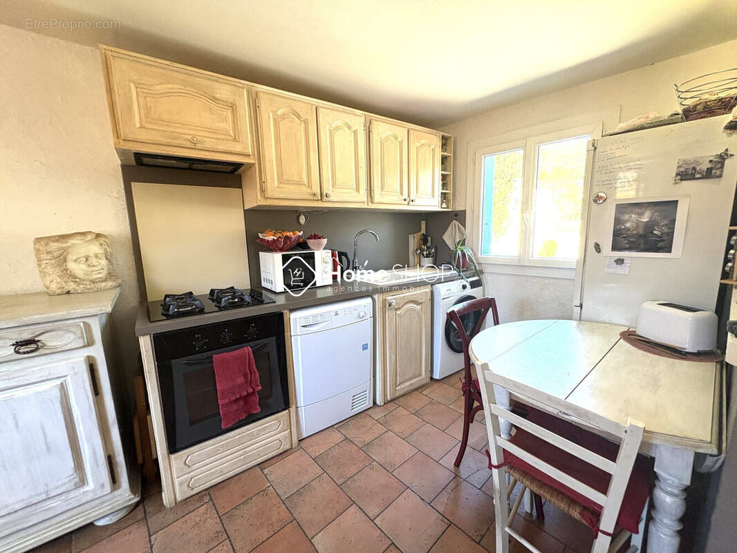 Appartement à LA BOUILLADISSE
