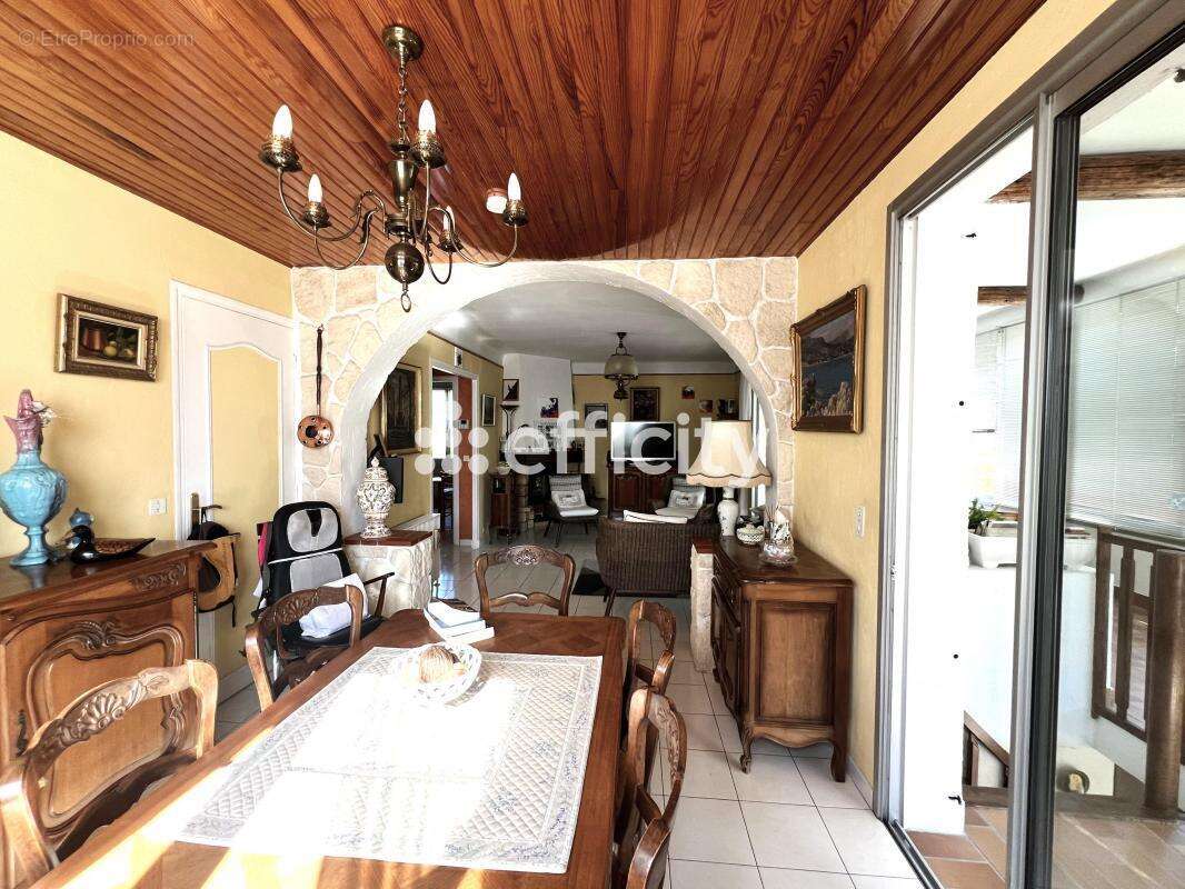 Maison à MOUGINS