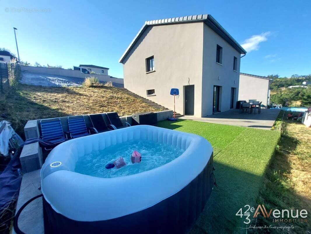 Maison à LA RICAMARIE