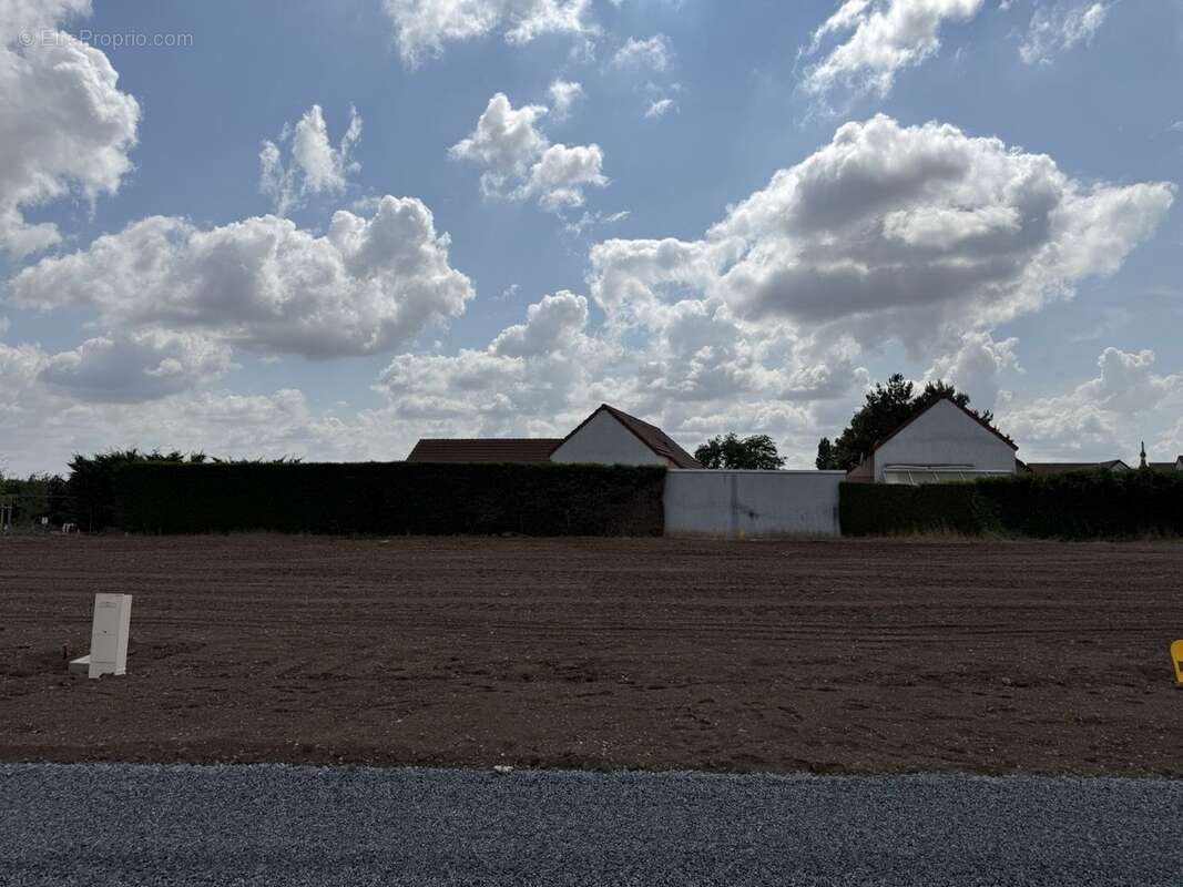 Terrain à AVERMES