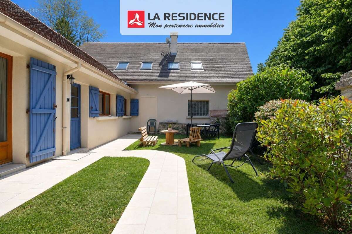 Maison à HOUDAN