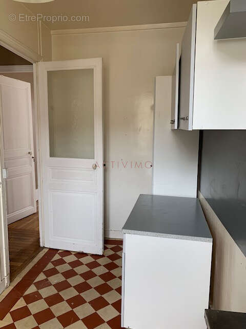 2 PIECES 40m2 - Rue Cler Paris 7ème - photo 8