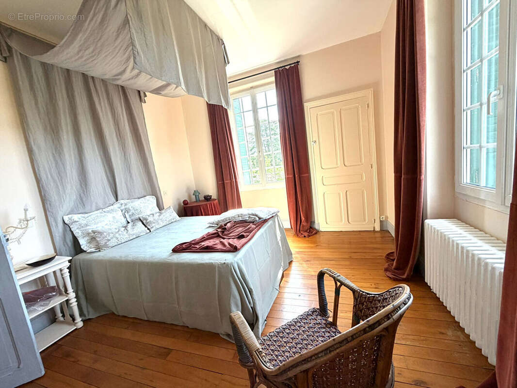 Maison à NERIS-LES-BAINS