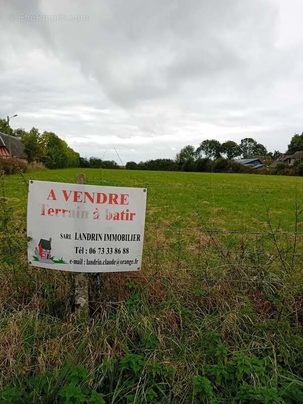 Terrain à GRAVERON-SEMERVILLE