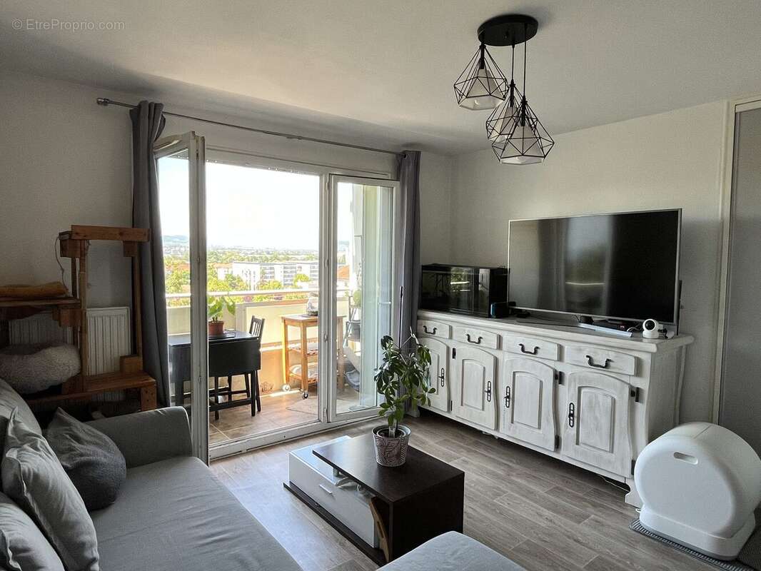 Appartement à JASSANS-RIOTTIER