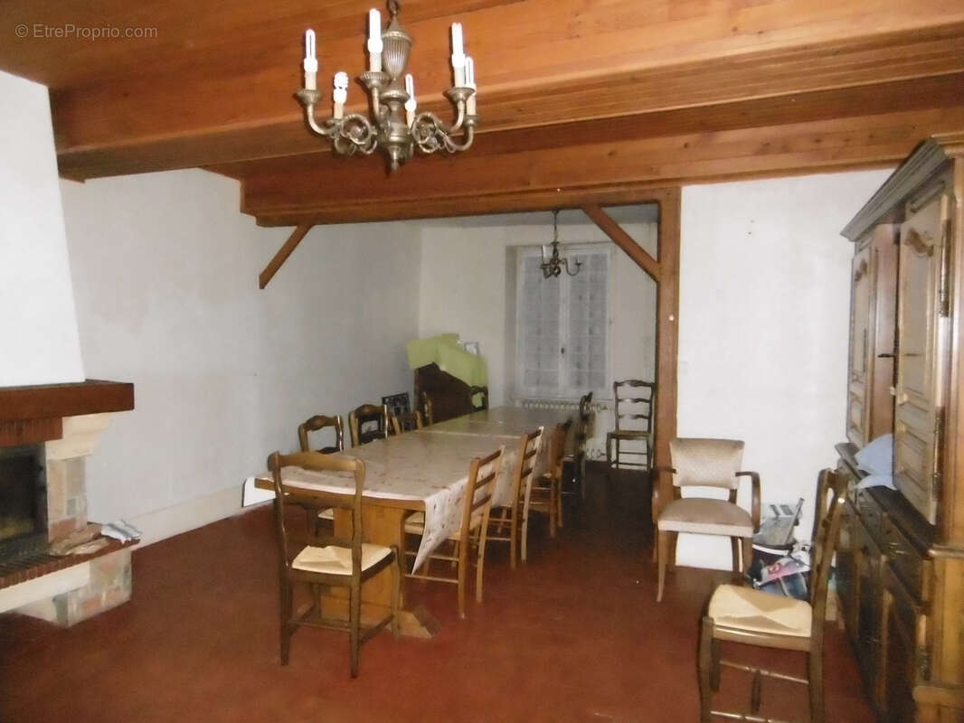 Maison à LUZY