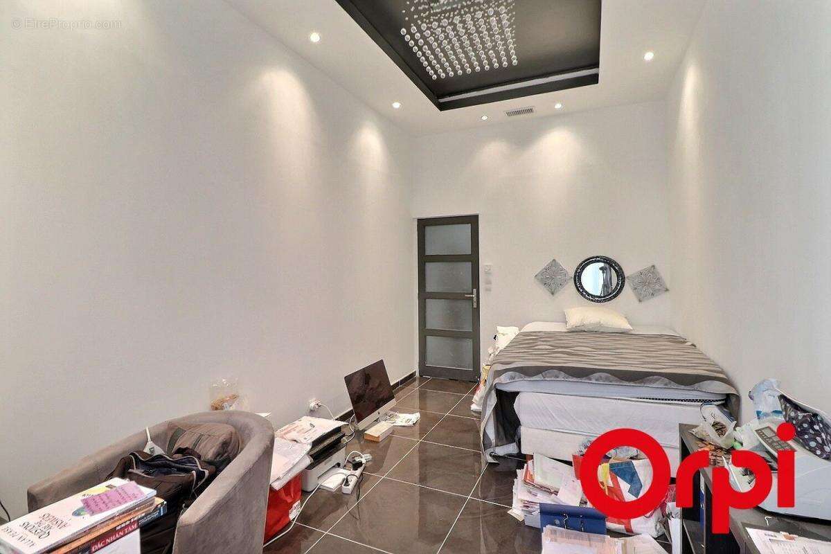 Appartement à MARSEILLE-1E