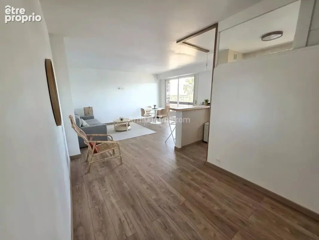 Vente Appartement (83370) 270 000ï¿œ - photo 4