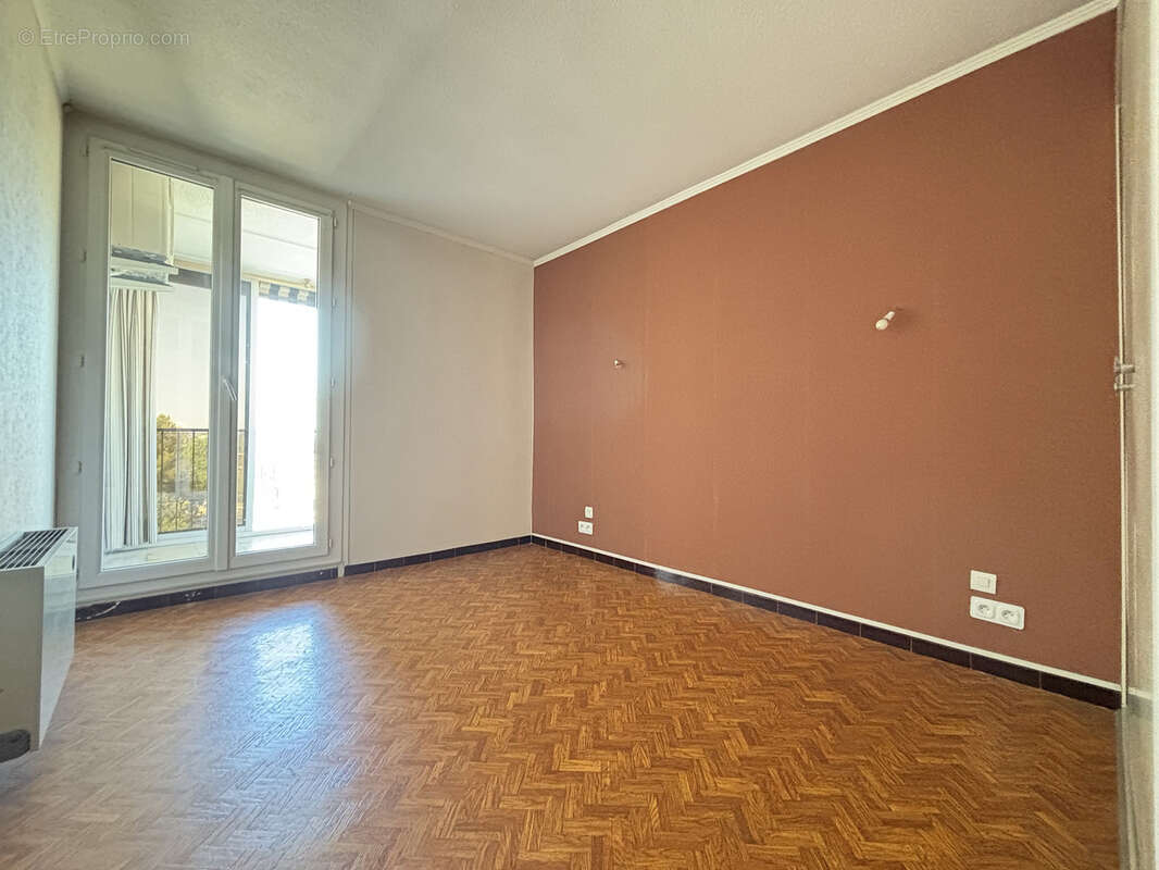 Appartement à LA VALETTE-DU-VAR