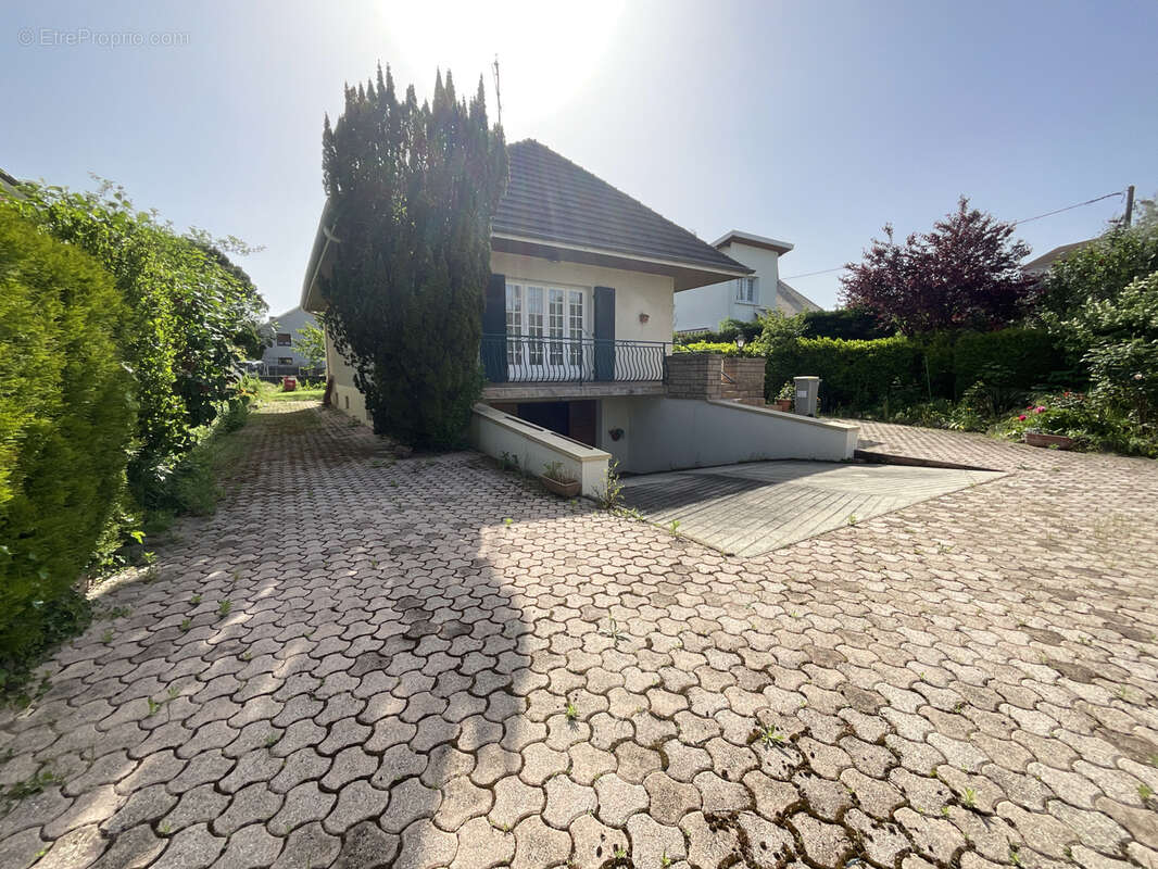 Maison à BOURGOIN-JALLIEU