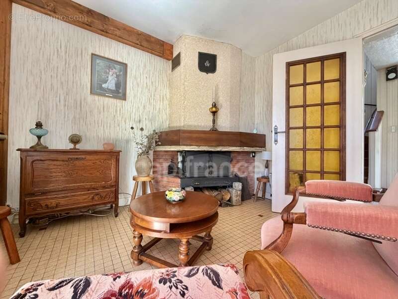 Maison à SAINT-JUST-EN-CHEVALET
