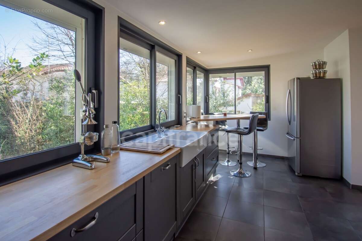 Royan - villa année 30 a deux pas de pontaillac - photo 6