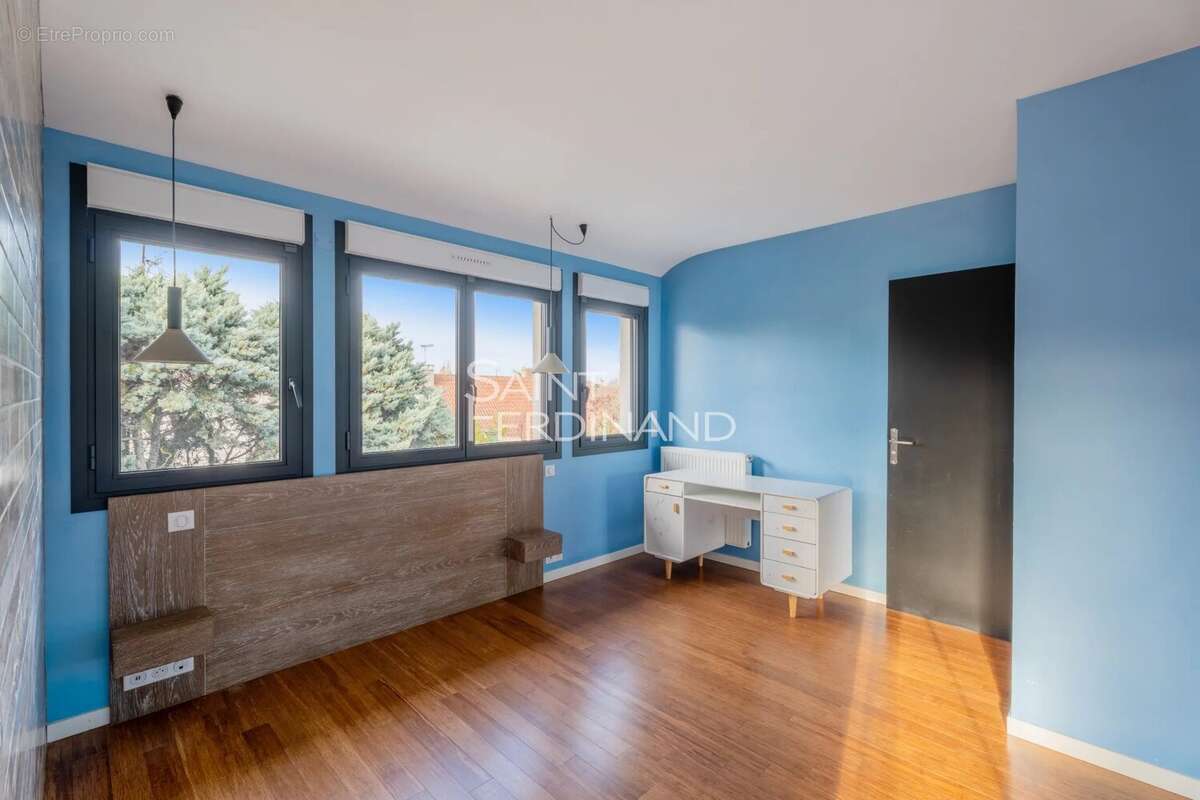 Maison à SARTROUVILLE