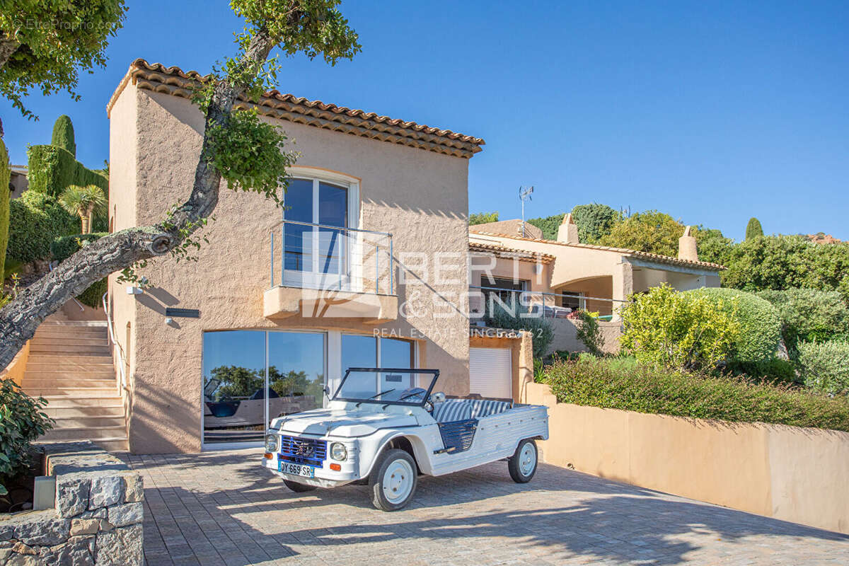 Agay domaine prive - villa 213 m² vue mer panoramique, piscine et jacuzzi - photo 10