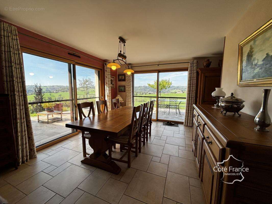 Maison à SAINT-CONSTANT