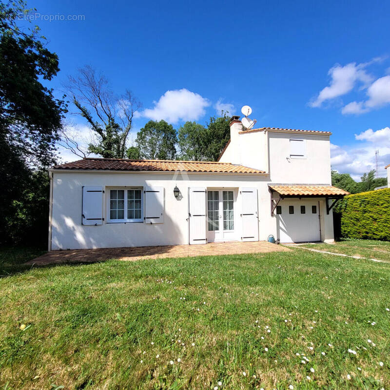 Maison à LE CHAMP-SAINT-PERE