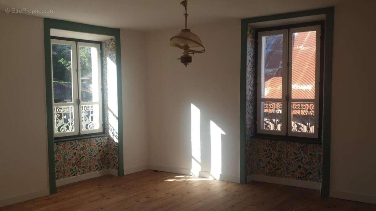 Maison à ROZIERS-SAINT-GEORGES