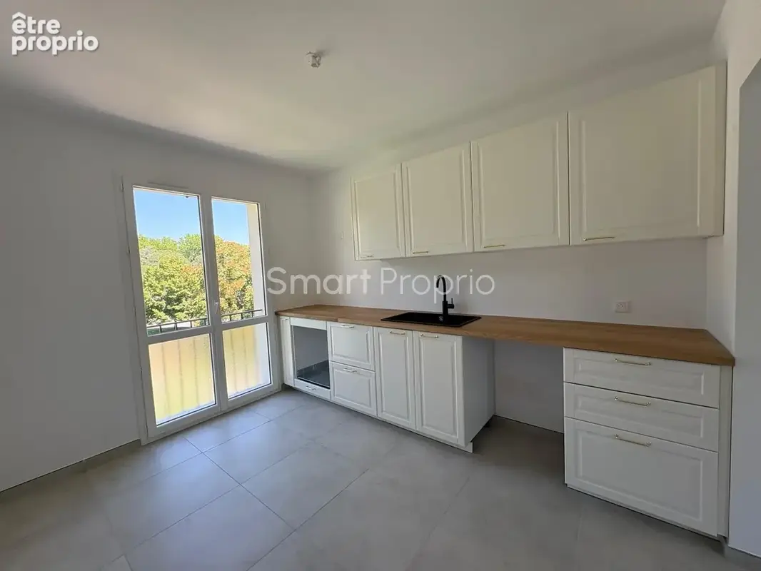 Appartement à GREOUX-LES-BAINS