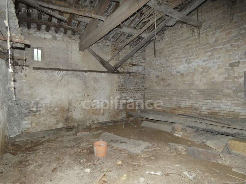 Maison à SAINT-GENIES-DE-COMOLAS