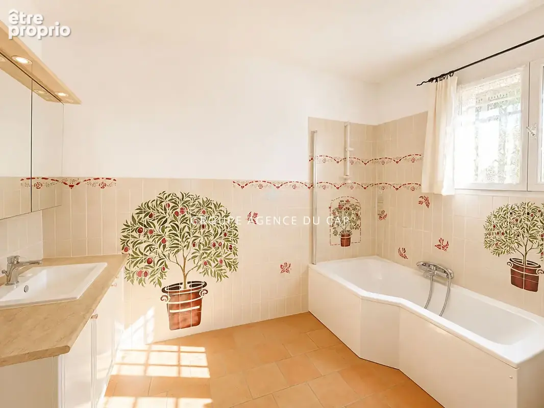 A vendre villa de 150m² avec vue mer panoramique  4 chambres et garage aux issambres - photo 17