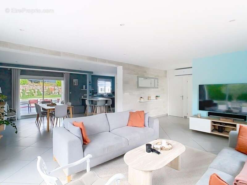 Maison à MONNETIER-MORNEX