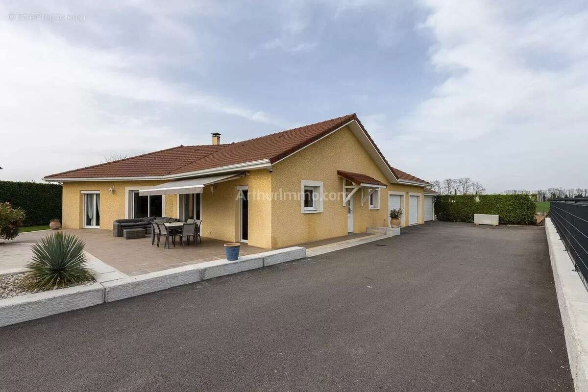 Maison à VIGNIEU