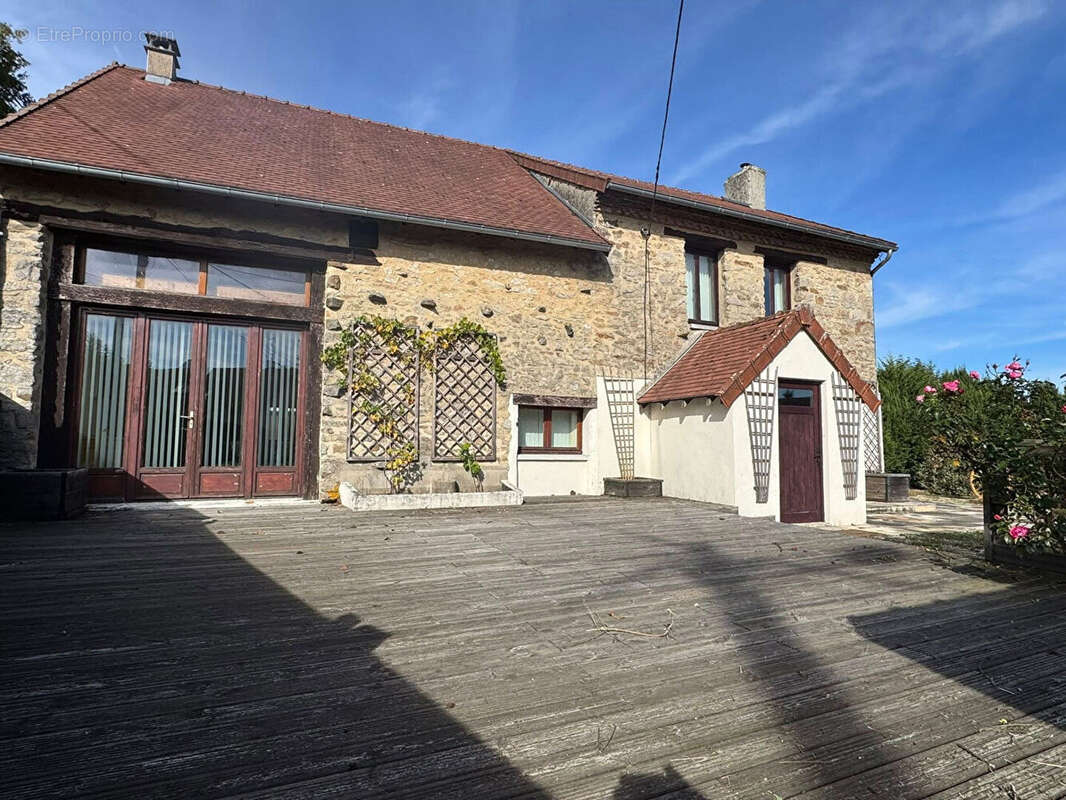 Maison à SAINT-HILAIRE-LA-TREILLE