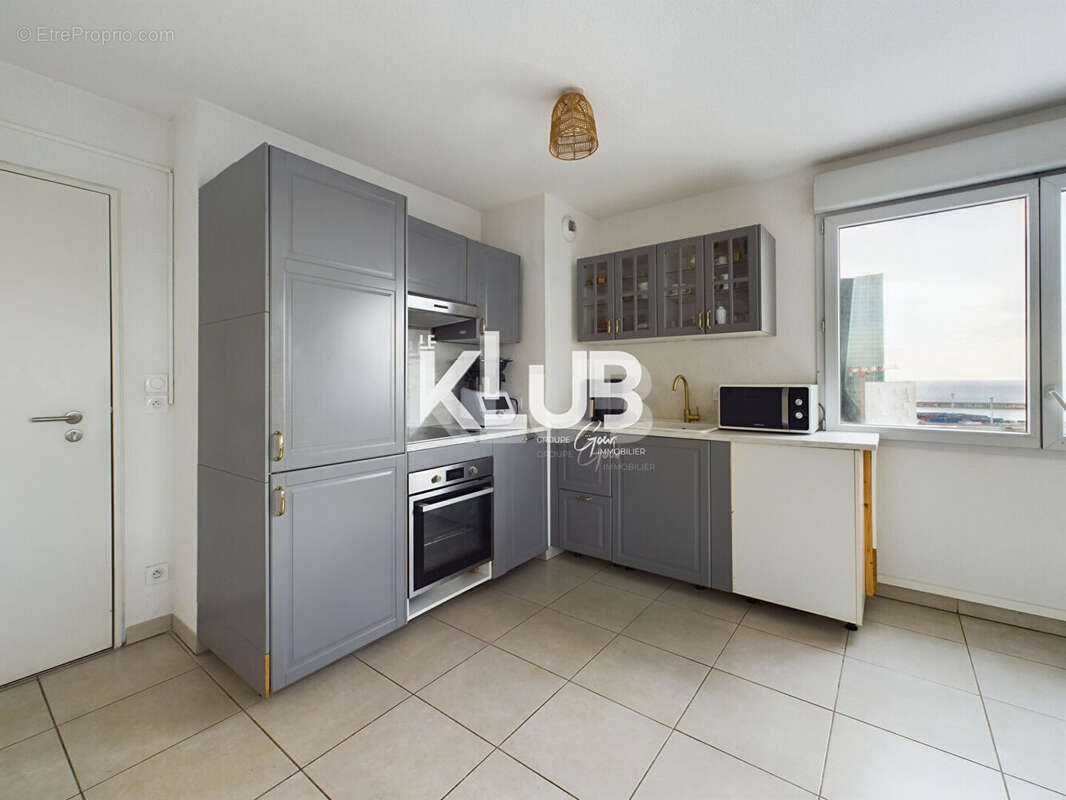 Appartement à MARSEILLE-3E