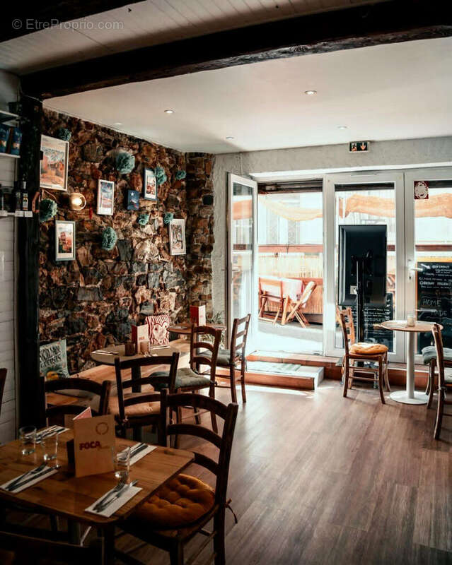 A vendre fonds de commerce 70 m2 restaurant sur place et a emporter idealement situe au coeur du quartier du mourillon a toulon  - photo 3