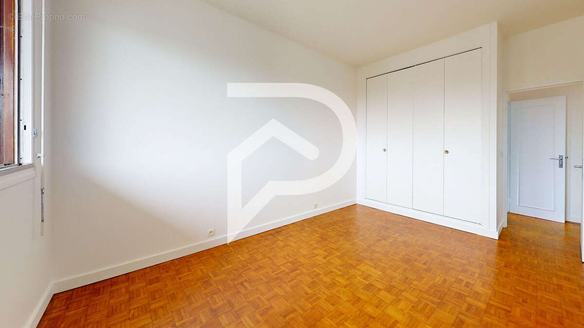 Appartement à LE MESNIL-LE-ROI