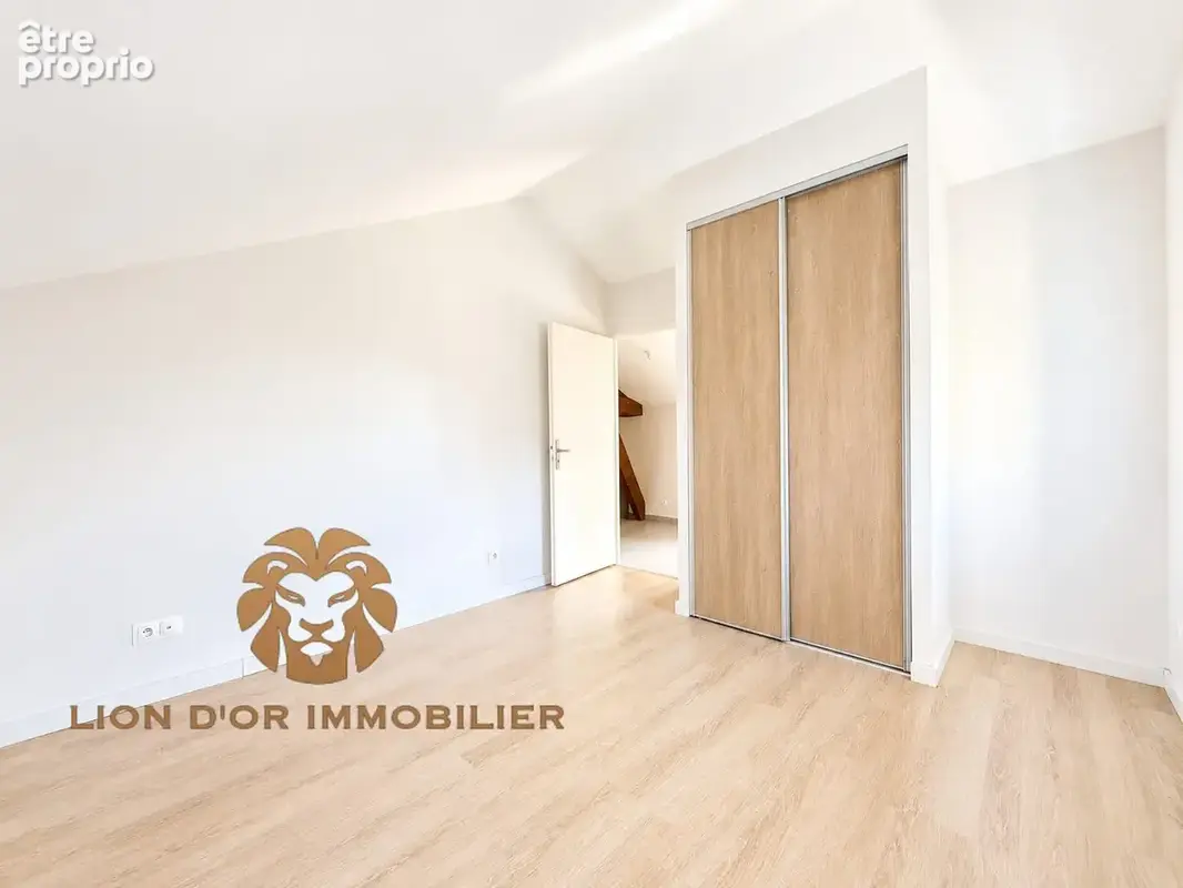 Appartement 3 pièces 70 m² à vendre à Montanay (69250) - photo 4