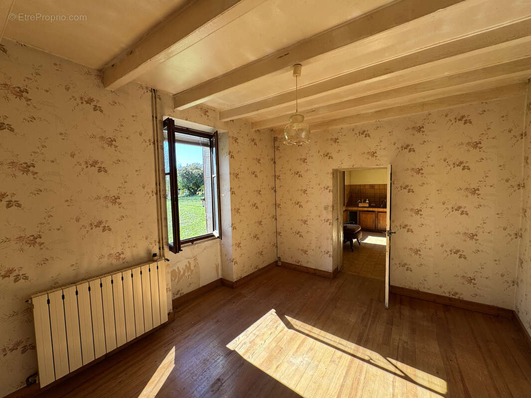 Maison à BARBEZIEUX-SAINT-HILAIRE