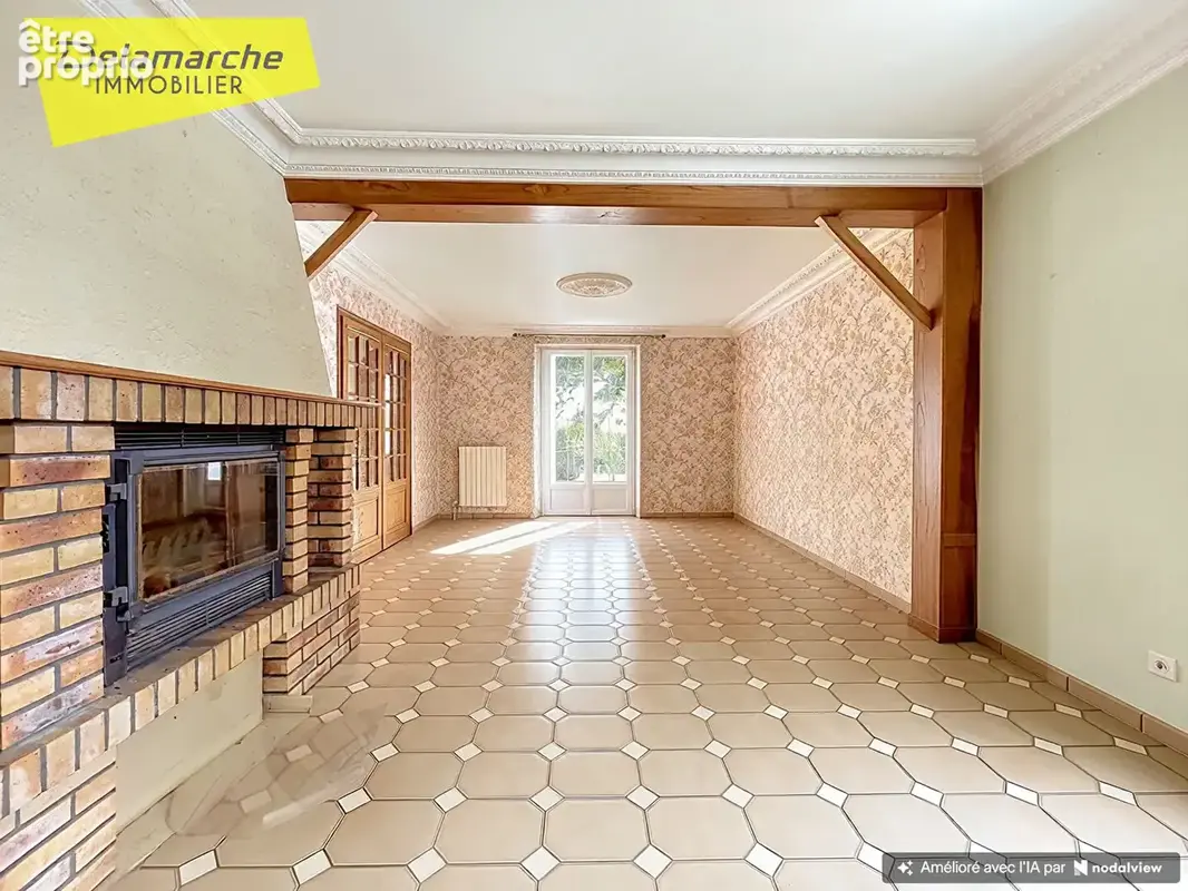 À vendre : maison à Grandparigny, 5 chambres, vie de plain-pied, sous-sol complet, dépendances et terrain constructible - photo 3