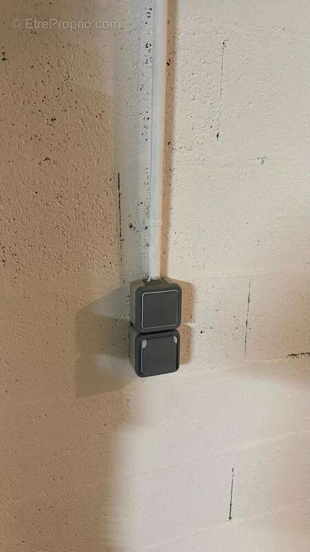 Parking à NEYDENS