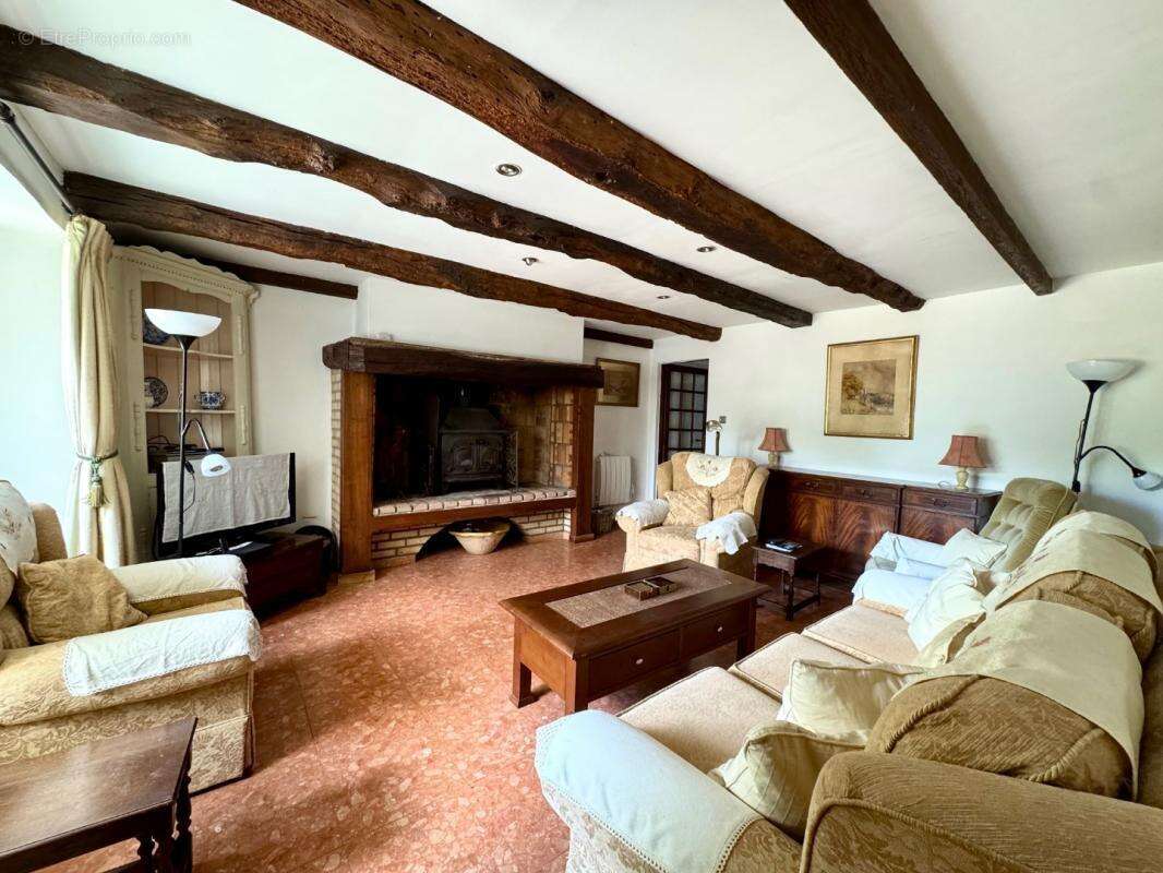 Maison 6 pièces / 159 m² / 315 000 EUR / SAINT-ANTONIN-DE-LACALM - photo 9