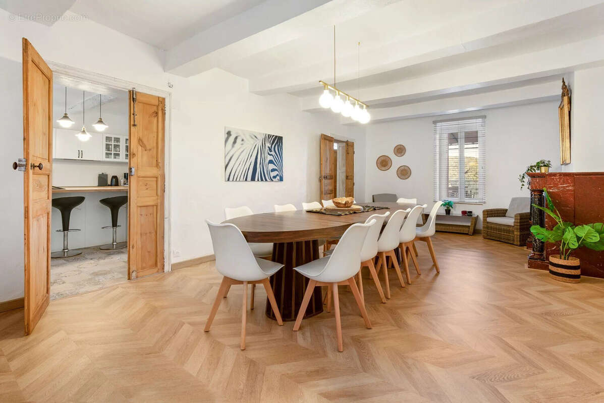 Maison 330 m² à Faugeres  - photo 5