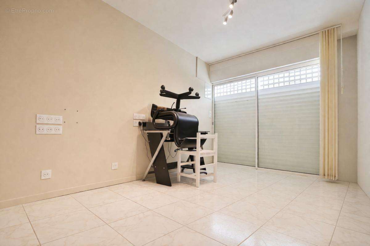 Maison Moux 8 pièce(s) 182 m2 - photo 12