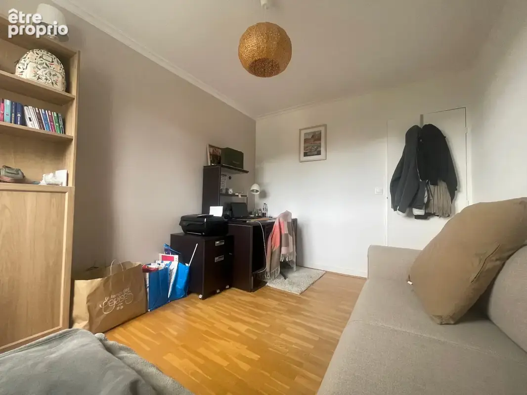 Appartement T4- 81,63m2- 8ème et dernier étage- Cave- Parking Privatif- Garage- Vue dégagée - Montaud- Le Grand Clos - photo 11